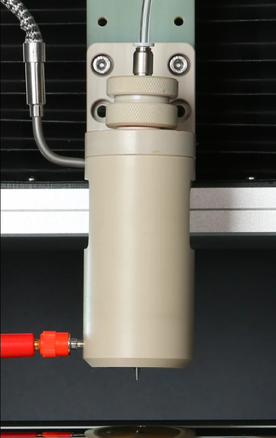 High-temperature spinneret